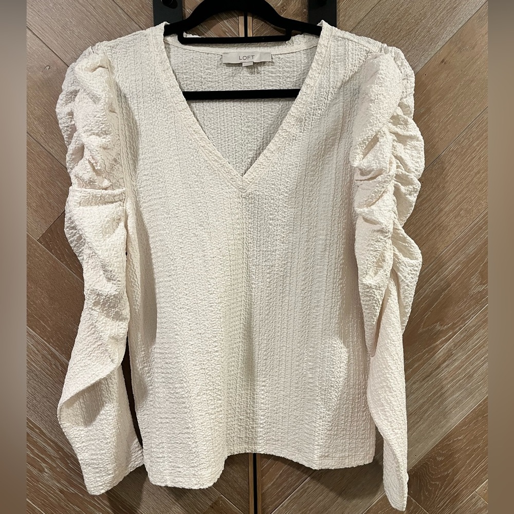 LOFT Textured Knit Ruffle Sleeve Top White Cream Size S Women’s Blouse